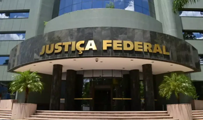 tribunal-lava-jato-condena-a-tres-personas-por-manipulacion-de-licitaciones-en-petrobras