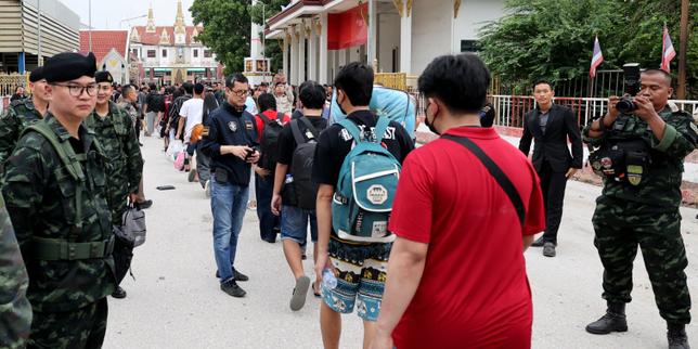 en-cambodge,-poipet,-la-ciudad-casino,-atrapada-por-la-represion-contra-la-industria-de-la-«estafa»