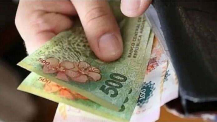 el-salario-minimo-cayo-40%-real-desde-2023:-cuanto-poder-de-compra-perdio-sobre-los-alimentos-basicos