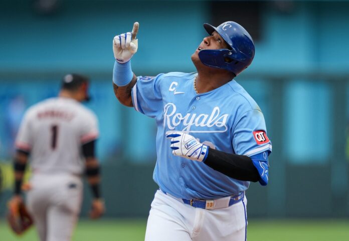 salvador-perez-empata-a-george-brett-como-maximo-jonronero-historico-de-los-reales