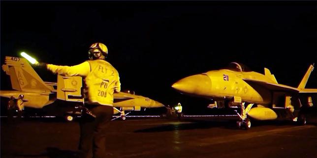 en-direct,-guerre-au-moyen-orient:-les-etats-unis-annoncent-de-nouvelles-frappes-nocturnos-«-contra-los-cibles-militaires-iraniennes-»