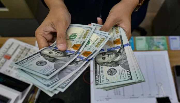 el-dolar-vuelve-a-subir-para-este-jueves-y-se-fija-en-bs-11,13