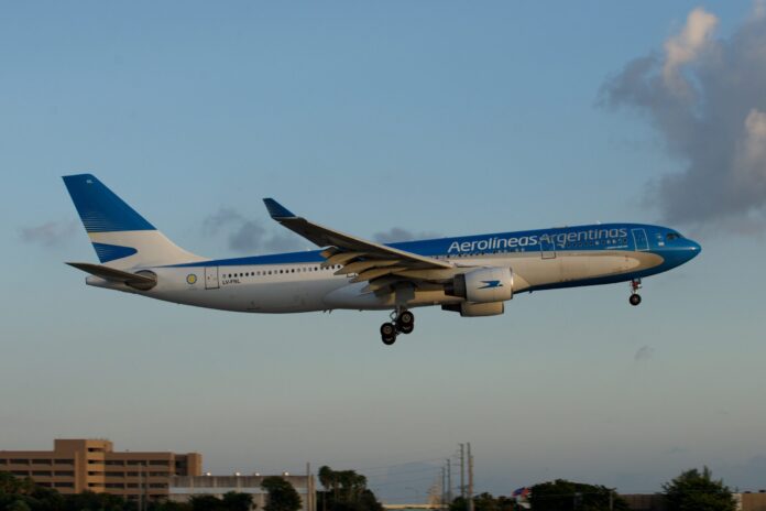 tribunal-estadounidense-ordena-a-argentina-pagar-391-millones-de-dolares-por-incautacion-de-aerolinea