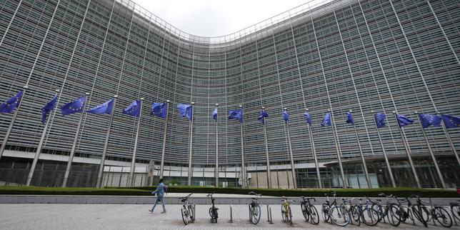 la-comision-europea-inflige-una-enmienda-de-890-millones-a-google,-au-risque-de-provocar-el-flujo-de-trump