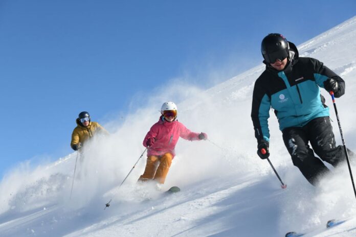winter-resorts-in-argentina-walk-a-tightrope-as-lack-of-snow-threatens-ski-season