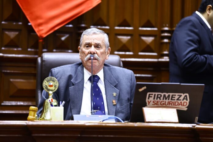 fernando-rospigliosi-informa-a-balcazar-que-podra-entregar-banda-presidencial-al-congreso-el-27-o-28-de-julio