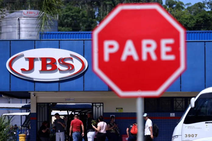 adquisicion-de-jbs-oman:-centro-por-150-millones-de-dolares-en-medio-del-reves-de-la-ue