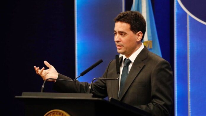 adrian-ravier-admitio-que-el-dolar-podria-llegar-a-$1.800-en-los-proximos-meses