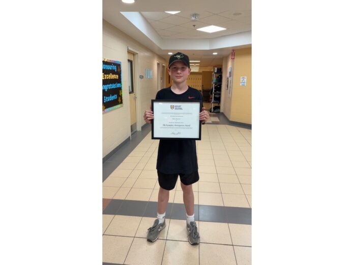 photo:-macneil-receives-ssns-exemplary-participation-award-at-ovec