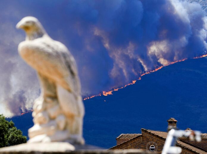 espana-solicito-ayuda-a-la-union-europea-ante-los-voraces-incendios-forestales