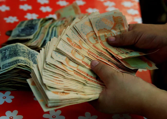 el-dolar-flotante-de-bolivia-supera-los-11-bolivianos-a-medida-que-se-acerca-el-acuerdo-con-el-fmi
