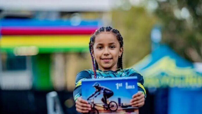 de-australia-para-el-mundo-|-hay-campeona-de-bmx-y-es-colombiana:-sophia-larrota,-la-nina-de-ocho-anos-que-conquisto-un-mundial