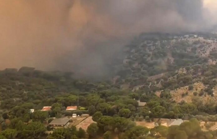 desalojaron-la-estacion-de-la-nasa-de-madrid-a-causa-de-un-gran-incendio-forestal
