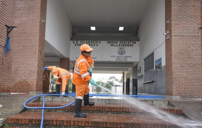 refuerzan-limpieza-en-378-unidades-educativas-de-la-urbe-crucena