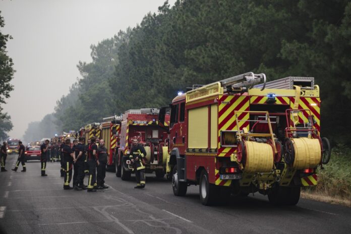 cerca-de-330.000-evacuados-en-espana-y-francia-por-los-incontrolables-incendios-forestales