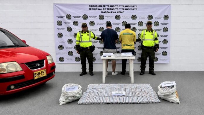 incautan-600-barras-de-indugel,-explosivo-de-alto-poder-destructivo:-frustran-posible-atentado-en-santander,-investigan-en-donde-iba-a-ser-utilizado