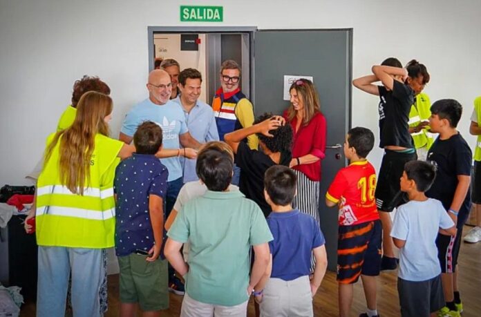 luis-de-la-fuente-visito-a-afectados-por-incendios-en-espana:-“es-una-obligacion-y-orgullo-estar-aqui”