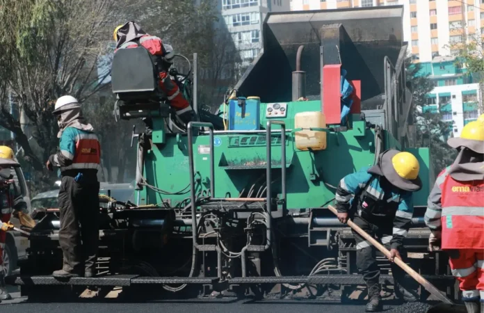 alza-acelerada-del-dolar-perjudicara-la-salud,-el-asfalto-y-el-transporte-en-la-paz