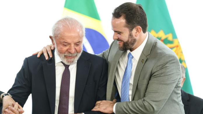 brasil-tilda-de-“absurdos”-los-aranceles-de-donald-trump-y-pide-reunion-con-scott-bessent-para-negociar