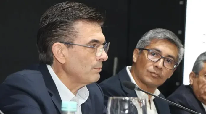 analistas:-paz-y-ministro-desahucian-el-“50/50”