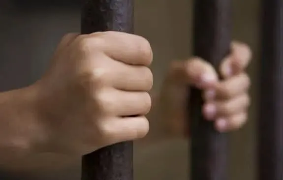 envian-a-prision-a-veterinario-por-presunta-violacion-a-menor