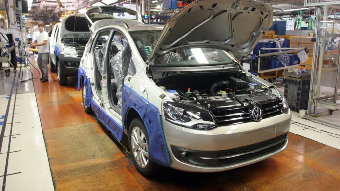 industria-en-crisis:-la-actividad-volvio-a-caer-en-junio,-segun-estimaciones-de-uia