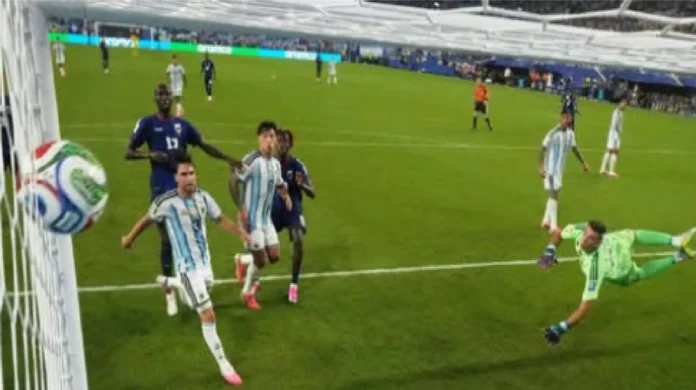 el-mejor-gol-del-mundial-fue-convertido-por-lopes-cabral