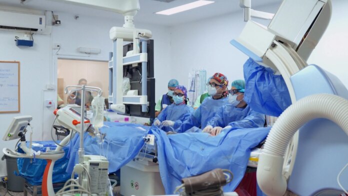 primer-implante-de-valvula-pulmonar-harmony-en-colombia:-un-avance-que-salva-corazones-sin-cirugia-abierta