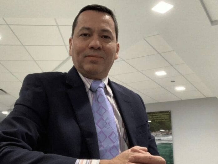 el-periodista-venezolano-wilmer-solano-fue-detenido-por-ice-en-miami-beach