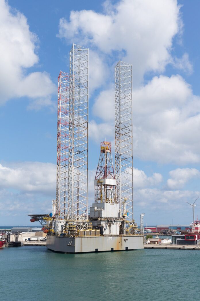 grupo-carso-de-carlos-slim-firma-acuerdo-petrolero-con-pemex-por-valor-de-2.000-millones-de-dolares-en-mexico