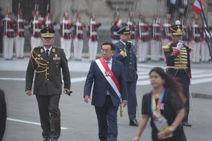 balcazar:-“hay-buenos-auspicios-para-la-nueva-presidenta,-para-que-incluya-a-todos-los-peruanos-y-haya-una-reconciliacion,-pero-con-justicia”