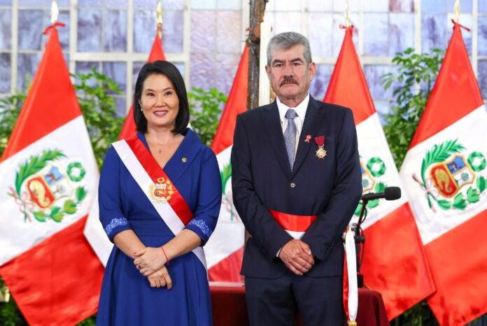 rogers-valencia-espinoza-jura-como-ministro-del-mincetur-en-el-gobierno-de-keiko-fujimori