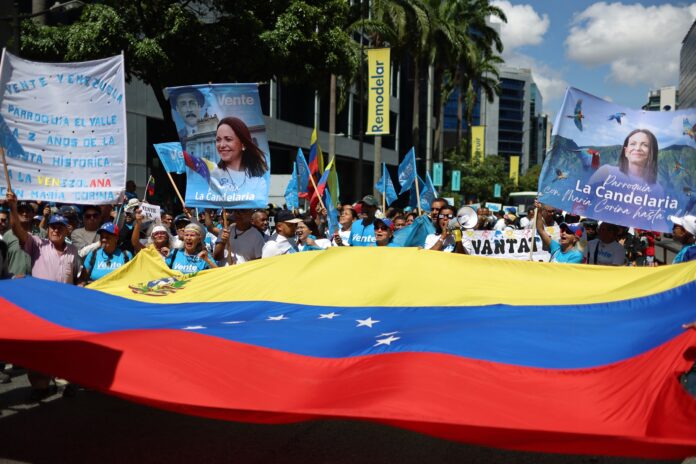 ciudadanos-exigen-elecciones-a-dos-anos-del-fraude-del-28j:-no-dejaremos-de-protestar-hasta-que-venezuela-sea-libre
