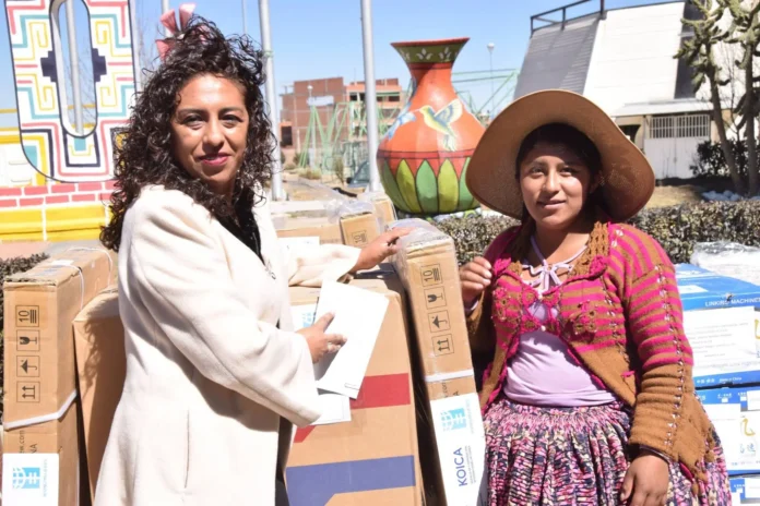 entregan-maquinarias-a-emprendedoras-de-el-alto
