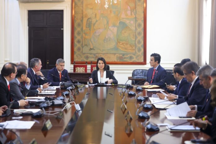 keiko-fujimori:-gabinete-analizo-proyecto-para-solicitar-facultades-a-fin-de-legislar-en-seguridad-y-economia