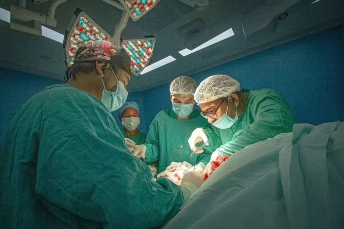 el-hospital-de-montero-extirpa-con-exito-un-tumor-de-40-kilos