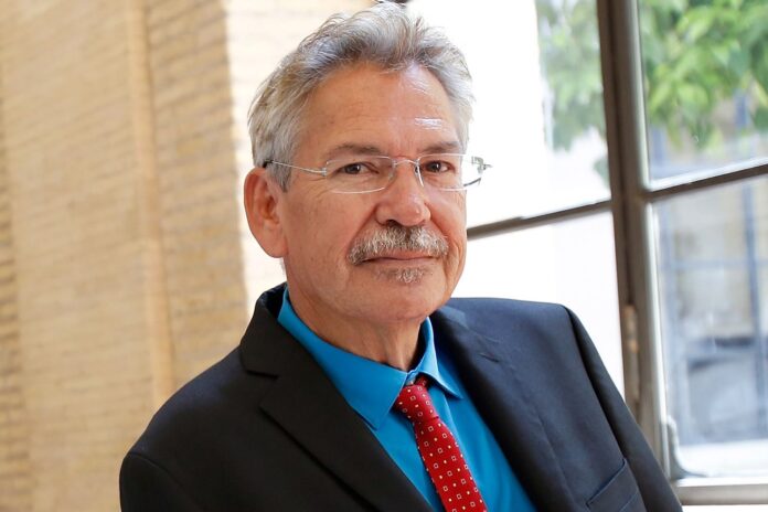 murio-benjamin-alire-saenz,-referente-de-la-literatura-latina-en-ee-uu