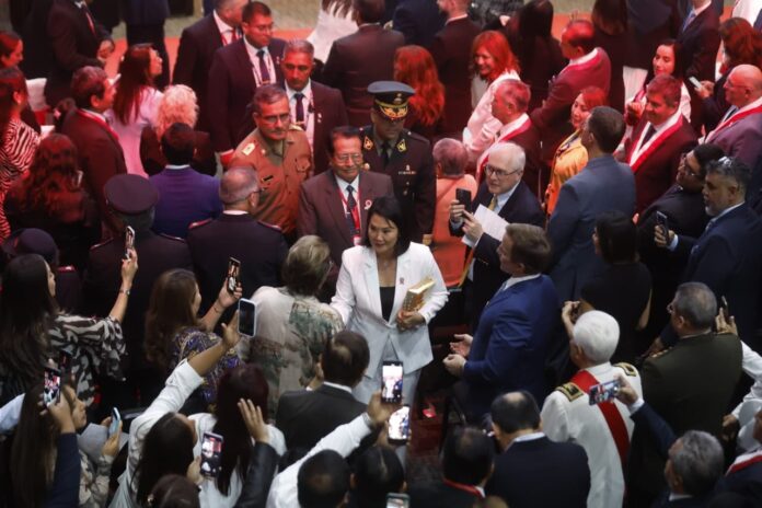 keiko-fujimori-participo-en-misa-de-accion-de-gracias-con-iglesias-evangelicas