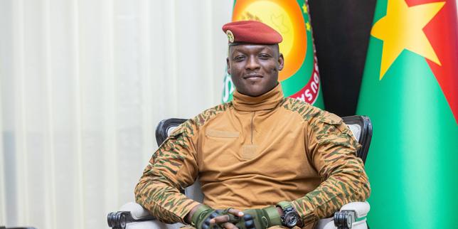 en-burkina-faso,-el-capitan-ibrahim-traore-ecarte-el-numero-dos-de-la-junta