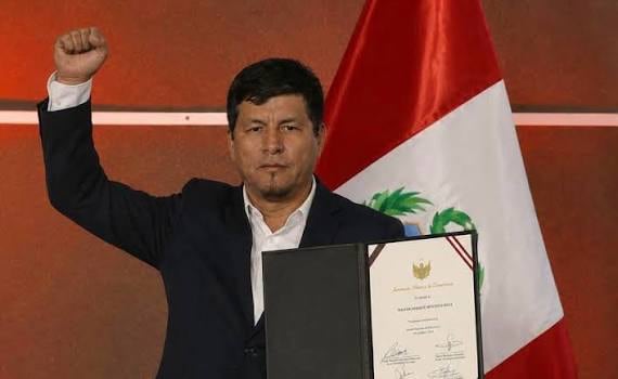 diputado-de-juntos-por-el-peru,-julian-perez-mallqui,-detenido-tras-denuncia-por-agresion-contra-una-mujer