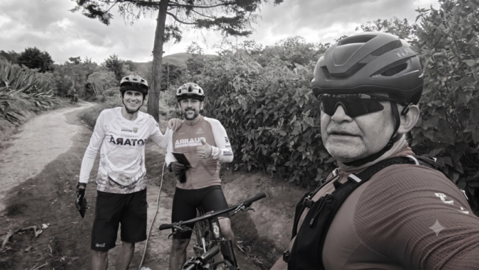 masacre-en-el-cauca:-investigan-si-tres-ciclistas-fueron-asesinados-tras-ser-interceptados-por-hombres-armados-en-via-totoro-silvia;-esto-se-sabe
