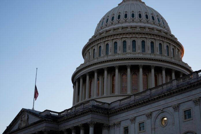 fracasa-en-el-senado-de-ee-uu-una-resolucion-que-buscaba-exigir-a-donald-trump-el-cese-de-la-guerra-con-iran