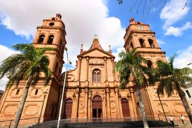 la-arquidiocesis-de-santa-cruz-de-la-sierra-celebra-51-anos-de-compromiso-con-la-evangelizacion