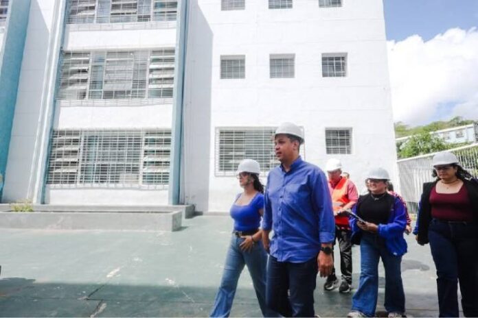 el-ministerio-de-educacion-activa-un-plan-nacional-para-rehabilitar-planteles-tras-el-evento-sismico