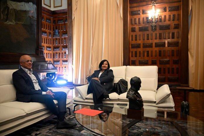 senadores-de-ee-uu-abogan-porque-las-negociaciones-entre-oposicion-y-chavismo-conduzcan-a-la-democracia-en-venezuela