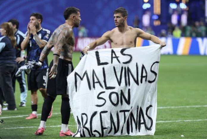 piden-una-sancion-ejemplar-para-enzo-fernandez-y-la-seleccion-por-la-bandera-de-malvinas