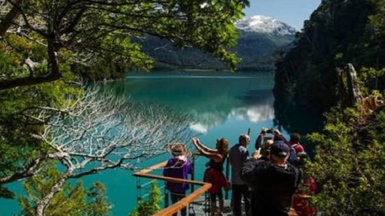 el-parque-nacional-los-alerces-exige-cadenas-y-actualizo-el-precio-de-las-entradas