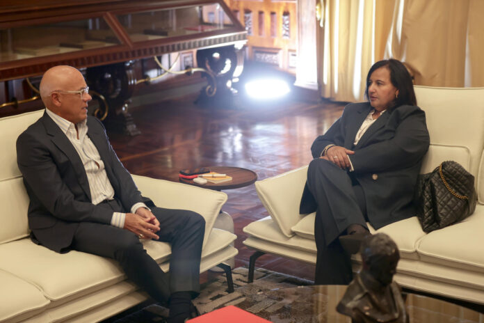 bajo-la-tutela-de-ee-uu-y-sin-maria-corina-machado:-las-claves-del-nuevo-dialogo-entre-el-chavismo-y-un-sector-de-la-oposicion