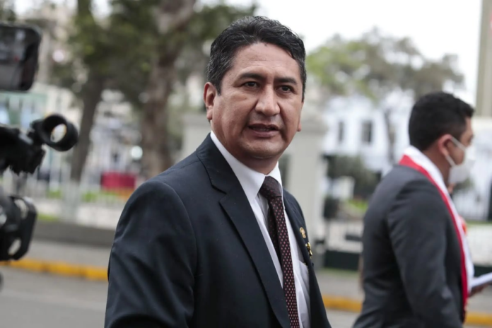 caso-vladimir-cerron:-anulan-prision-preventiva-y-le-dictan-impedimento-de-salida-del-pais