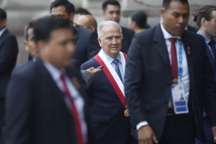 alfonso-lopez-chau-sobre-julian-perez:-“si-fuera-en-nuestro-partido-(…)-acelerariamos-los-tramites-para-prescindir-de-el”